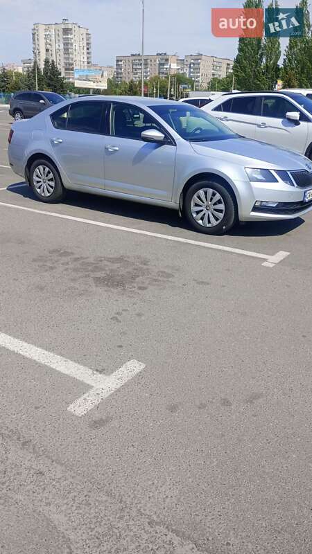 Лифтбек Skoda Octavia 2017 в Черкассах фото 2 Лифтбек Skoda Octavia 2017 в Черкассах