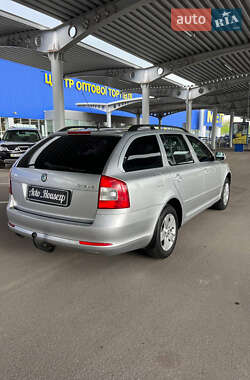 Універсал Skoda Octavia 2011 в 