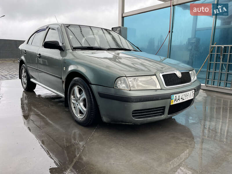 Лифтбек Skoda Octavia 2003 в 