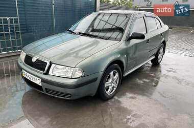 Лифтбек Skoda Octavia 2003 в 