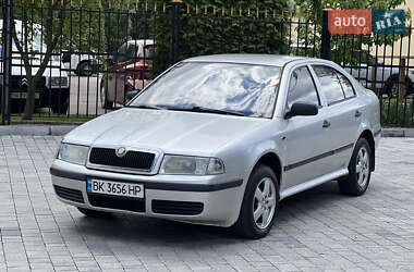 Ліфтбек Skoda Octavia 2000 в Рівному