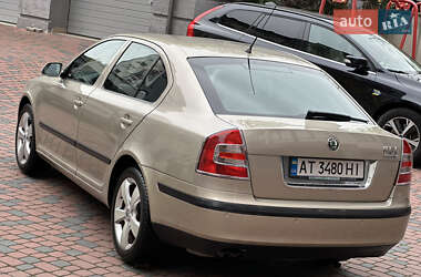Лифтбек Skoda Octavia 2005 в 