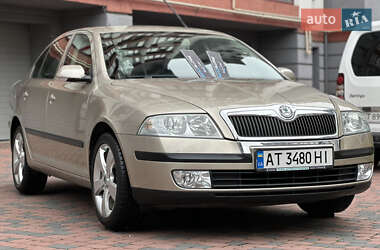 Лифтбек Skoda Octavia 2005 в 