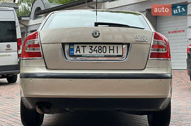 Лифтбек Skoda Octavia 2005 в 