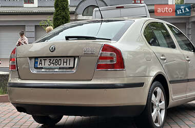 Лифтбек Skoda Octavia 2005 в 
