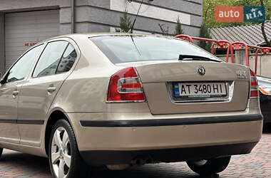 Лифтбек Skoda Octavia 2005 в 