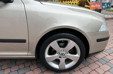 Лифтбек Skoda Octavia 2005 в 