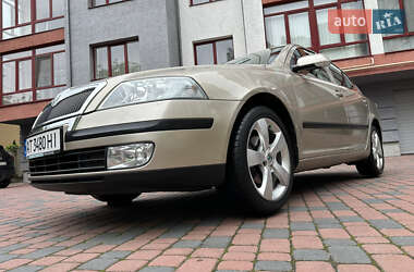 Лифтбек Skoda Octavia 2005 в 