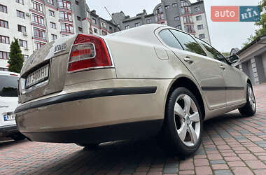 Лифтбек Skoda Octavia 2005 в 