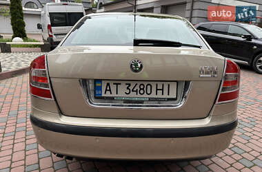 Лифтбек Skoda Octavia 2005 в 