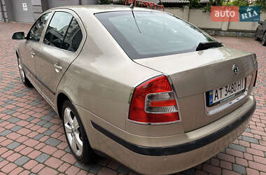 Лифтбек Skoda Octavia 2005 в 