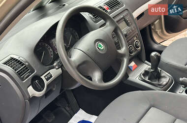 Лифтбек Skoda Octavia 2005 в 