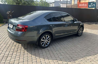 Ліфтбек Skoda Octavia 2018 в 