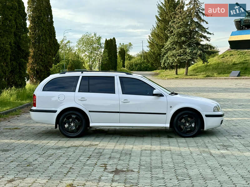 Універсал Skoda Octavia 2010 в Дубні