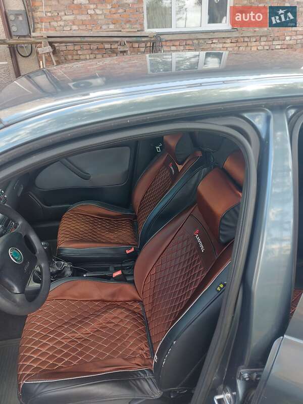 Лифтбек Skoda Octavia 2006 в Коростышеве