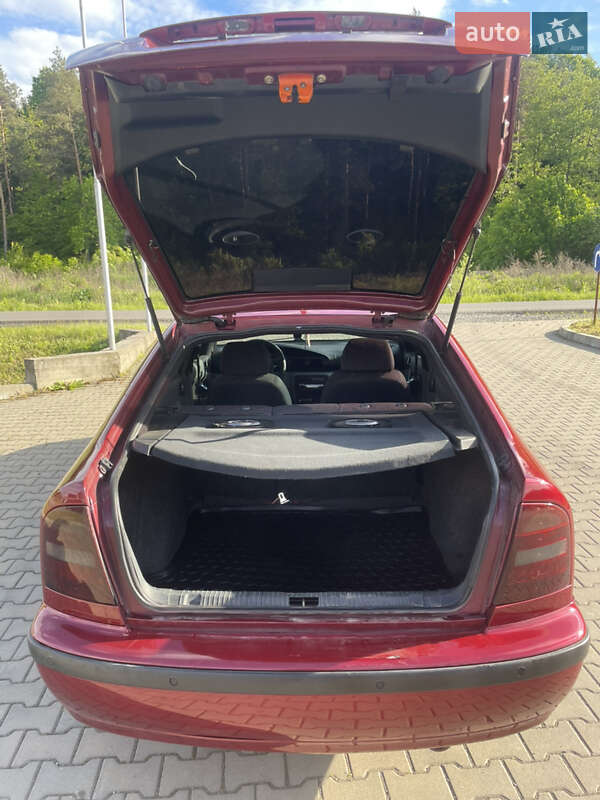 Лифтбек Skoda Octavia 1998 в Ужгороде