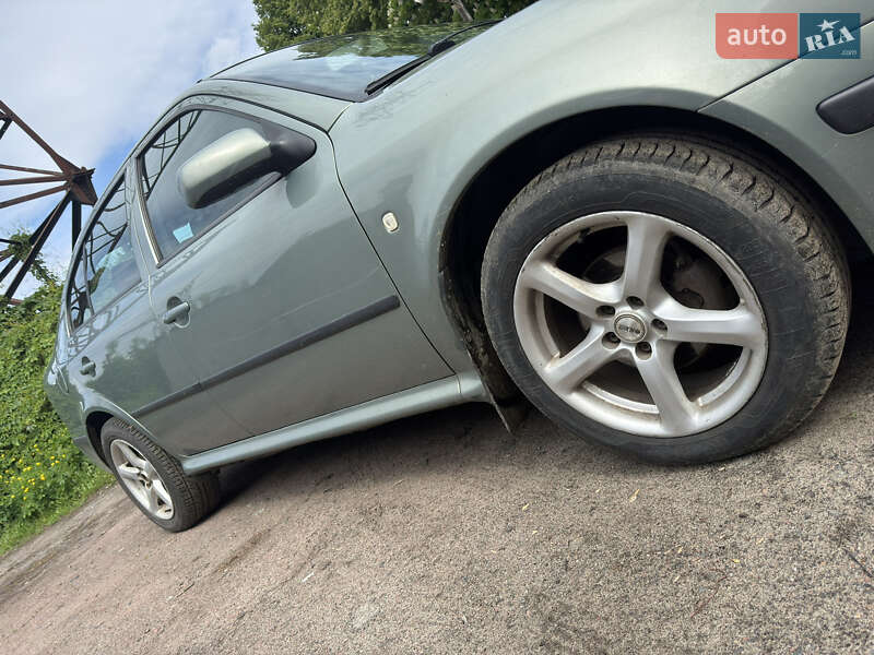 Ліфтбек Skoda Octavia 2004 в Сумах