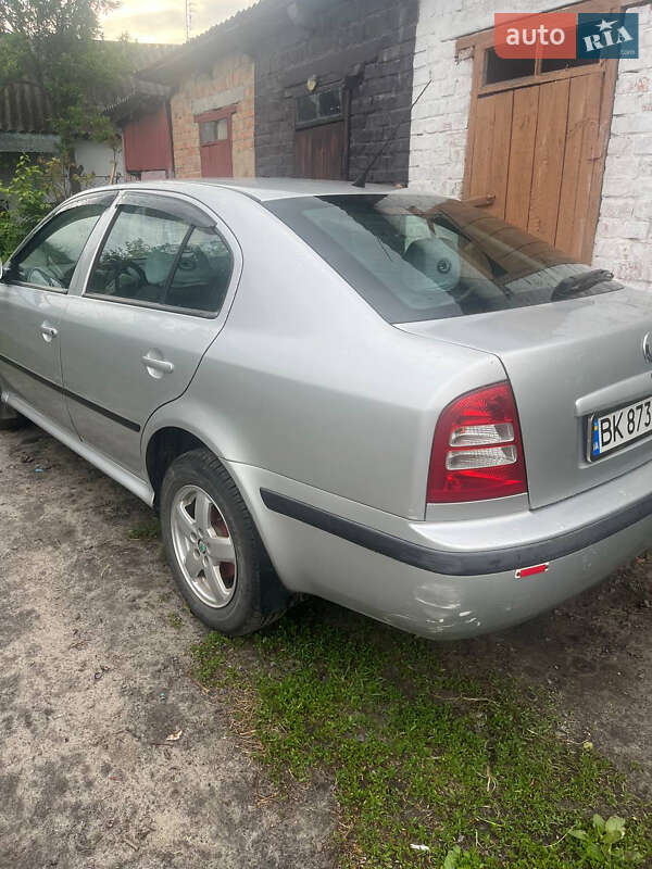 Лифтбек Skoda Octavia 2001 в 