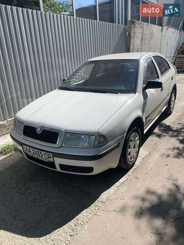Лифтбек Skoda Octavia 2001 в 