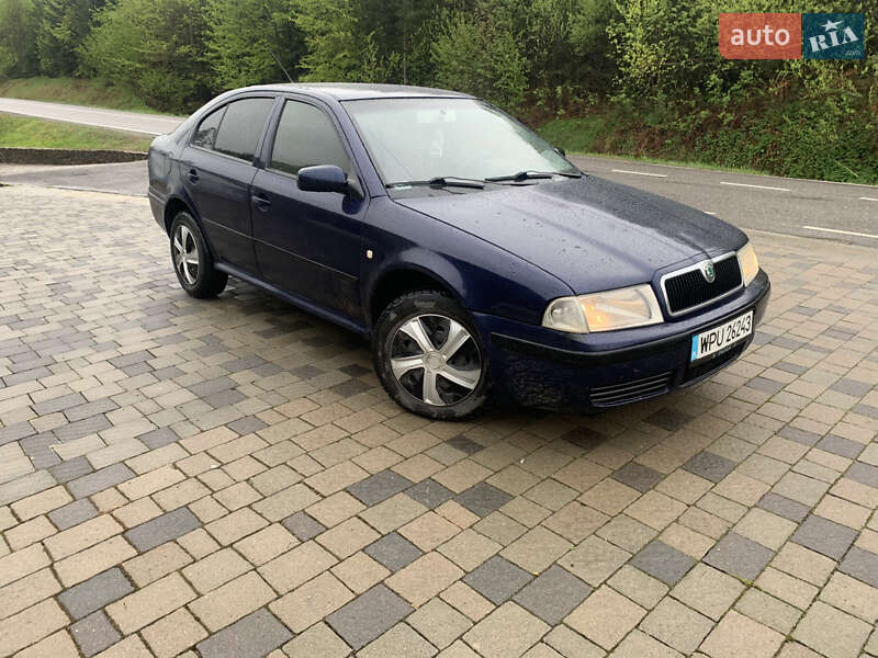Лифтбек Skoda Octavia 2002 в 