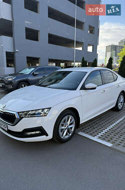 Лифтбек Skoda Octavia 2023 в Киеве