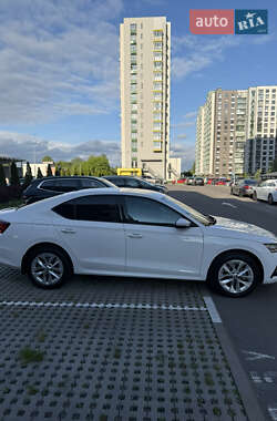 Лифтбек Skoda Octavia 2023 в 