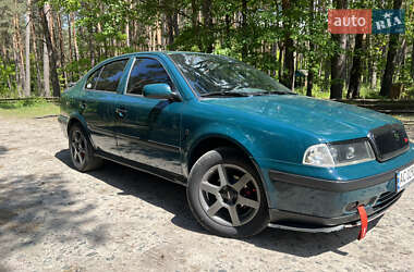 Ліфтбек Skoda Octavia 1998 в 