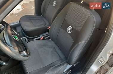 Лифтбек Skoda Octavia 2004 в 