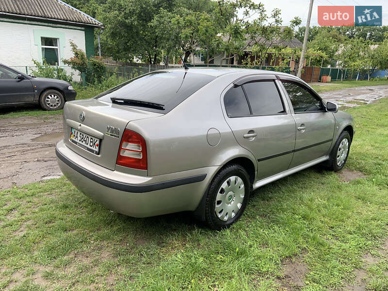 Ліфтбек Skoda Octavia 2001 в 