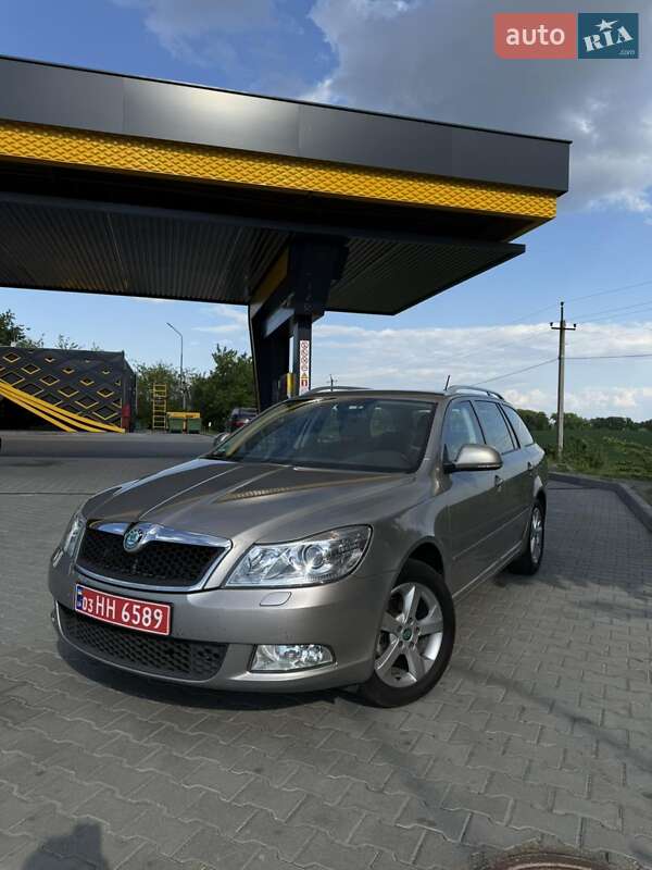 Універсал Skoda Octavia 2011 в Великій Багачці