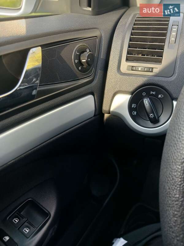 Универсал Skoda Octavia 2011 в Хороле