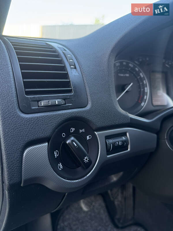 Ліфтбек Skoda Octavia 2006 в Лубнах