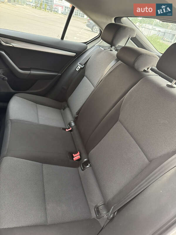 Лифтбек Skoda Octavia 2016 в Хмельницком