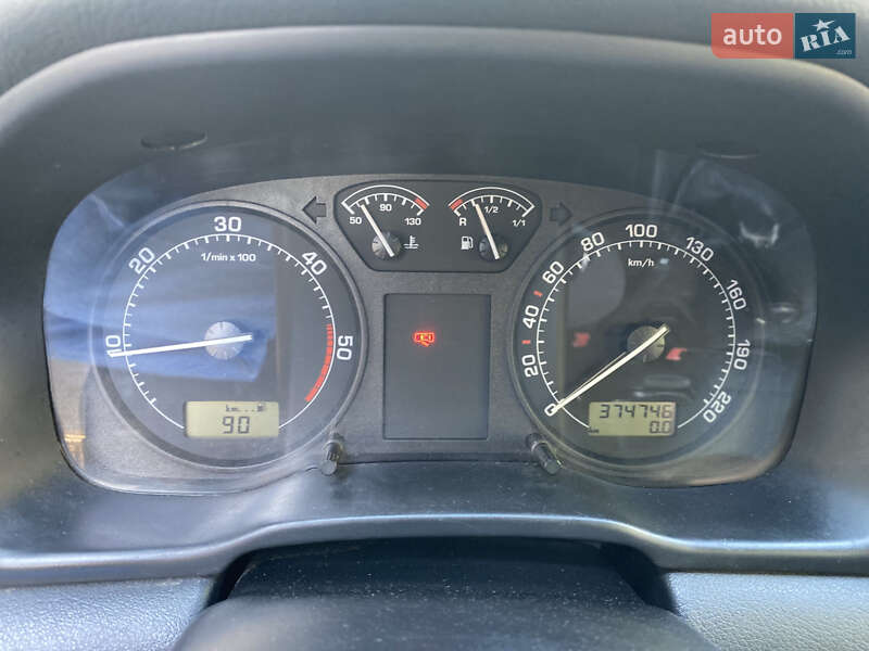 Універсал Skoda Octavia 2002 в Звягелі