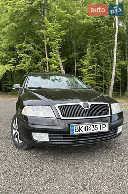 Лифтбек Skoda Octavia 2008 в Сарнах