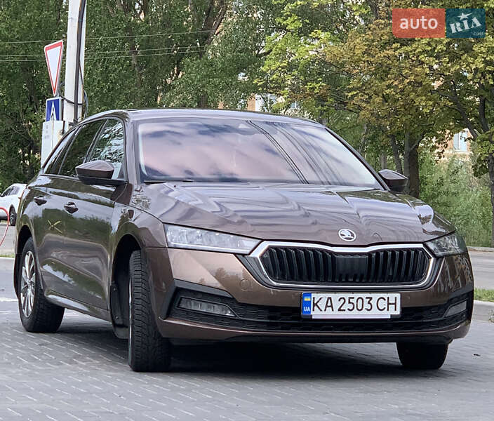Универсал Skoda Octavia 2021 в Киеве