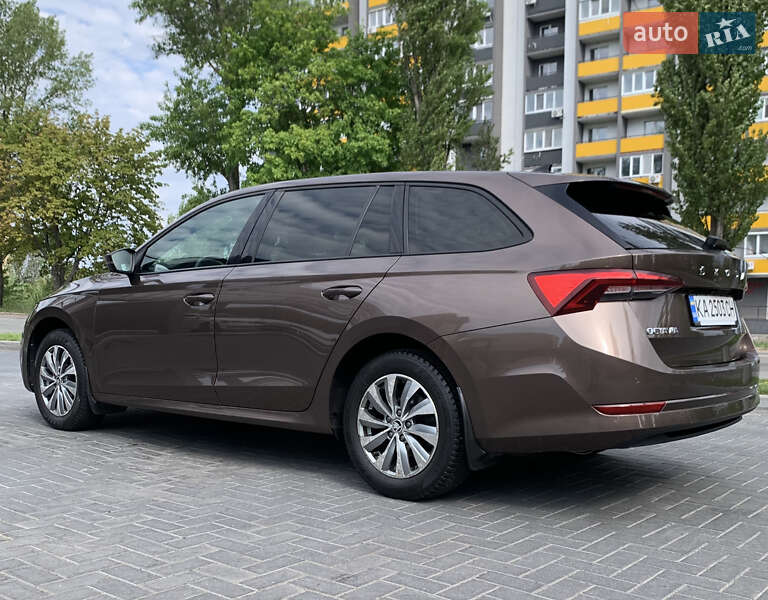 Универсал Skoda Octavia 2021 в Киеве