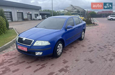 Лифтбек Skoda Octavia 2006 в Сарнах