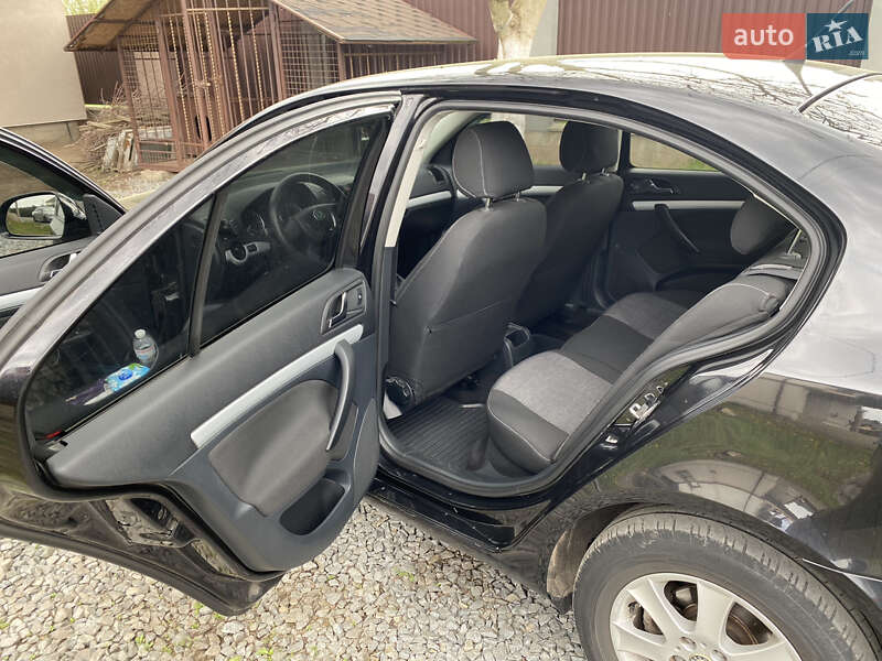 Лифтбек Skoda Octavia 2010 в Львове
