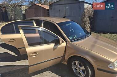 Лифтбек Skoda Octavia 2001 в 