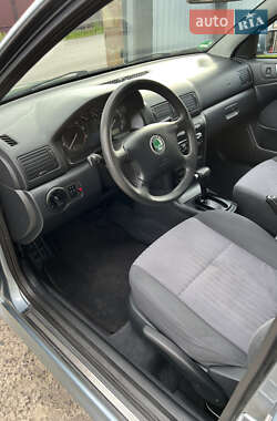 Лифтбек Skoda Octavia 2002 в 