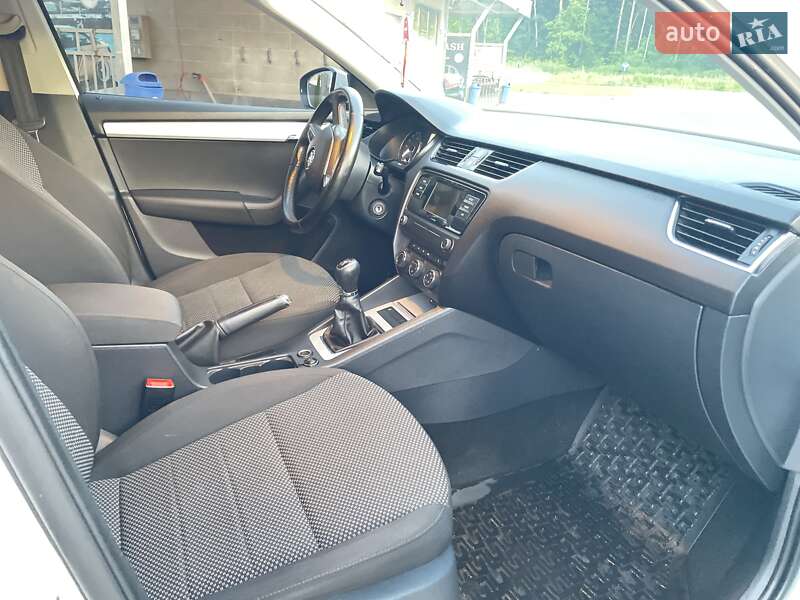Универсал Skoda Octavia 2015 в Иршаве фото 10 Универсал Skoda Octavia 2015 в Иршаве