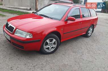 Универсал Skoda Octavia 2008 в Хороле