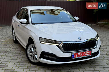 Лифтбек Skoda Octavia 2022 в Ужгороде