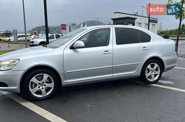 Лифтбек Skoda Octavia 2010 в 