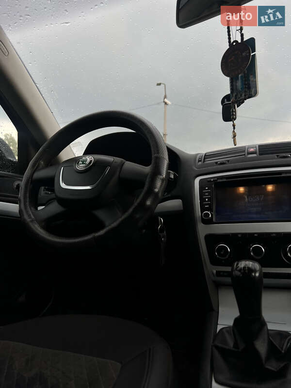 Універсал Skoda Octavia 2010 в Дрогобичі