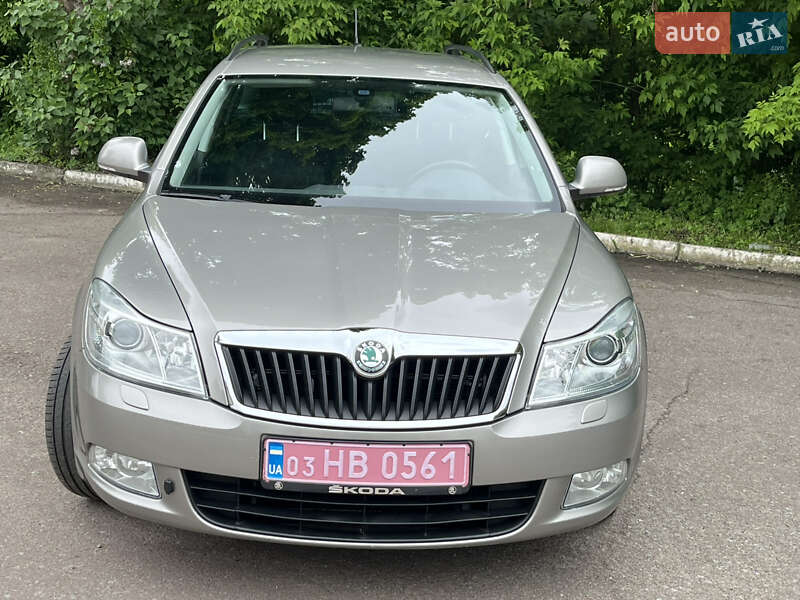 Універсал Skoda Octavia 2012 в Радивиліві