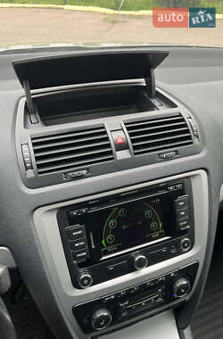 Універсал Skoda Octavia 2012 в 