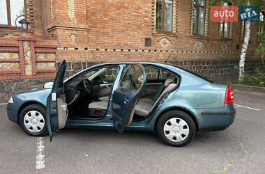 Лифтбек Skoda Octavia 2004 в 