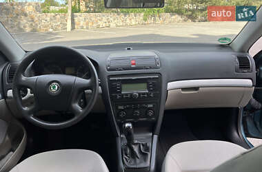 Лифтбек Skoda Octavia 2004 в 